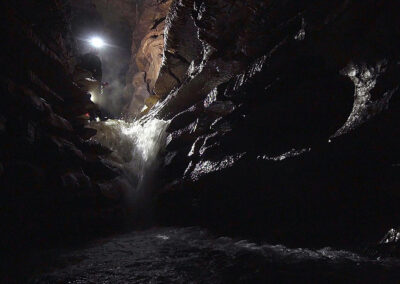 Ein unterirdischer Wasserfall in der Mühlbachquellhöhle